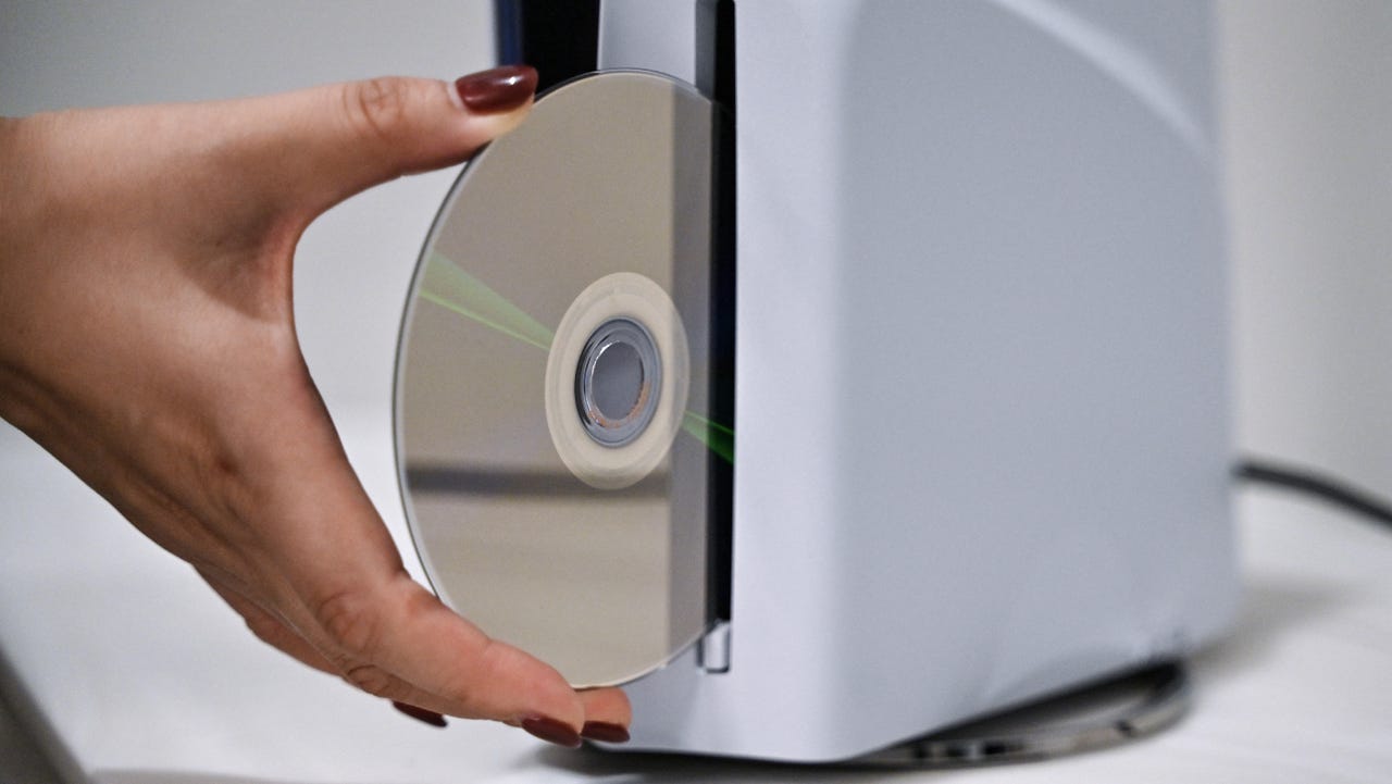 Pile de jeux PlayStation sur Blu-ray, symbole de la fin annoncée du disque physique chez Sony en 2028